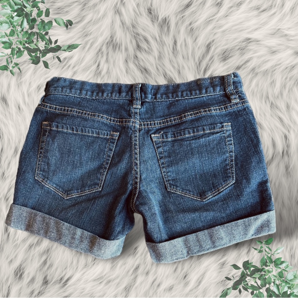 Womans/Juniors Bullhead Denim cuffed Jean Shorts Size 1 24” Waist - Picture 4 of 5